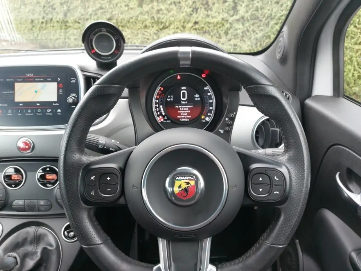 2020-abarth-595-14-tjet-turismo-70th-big-16