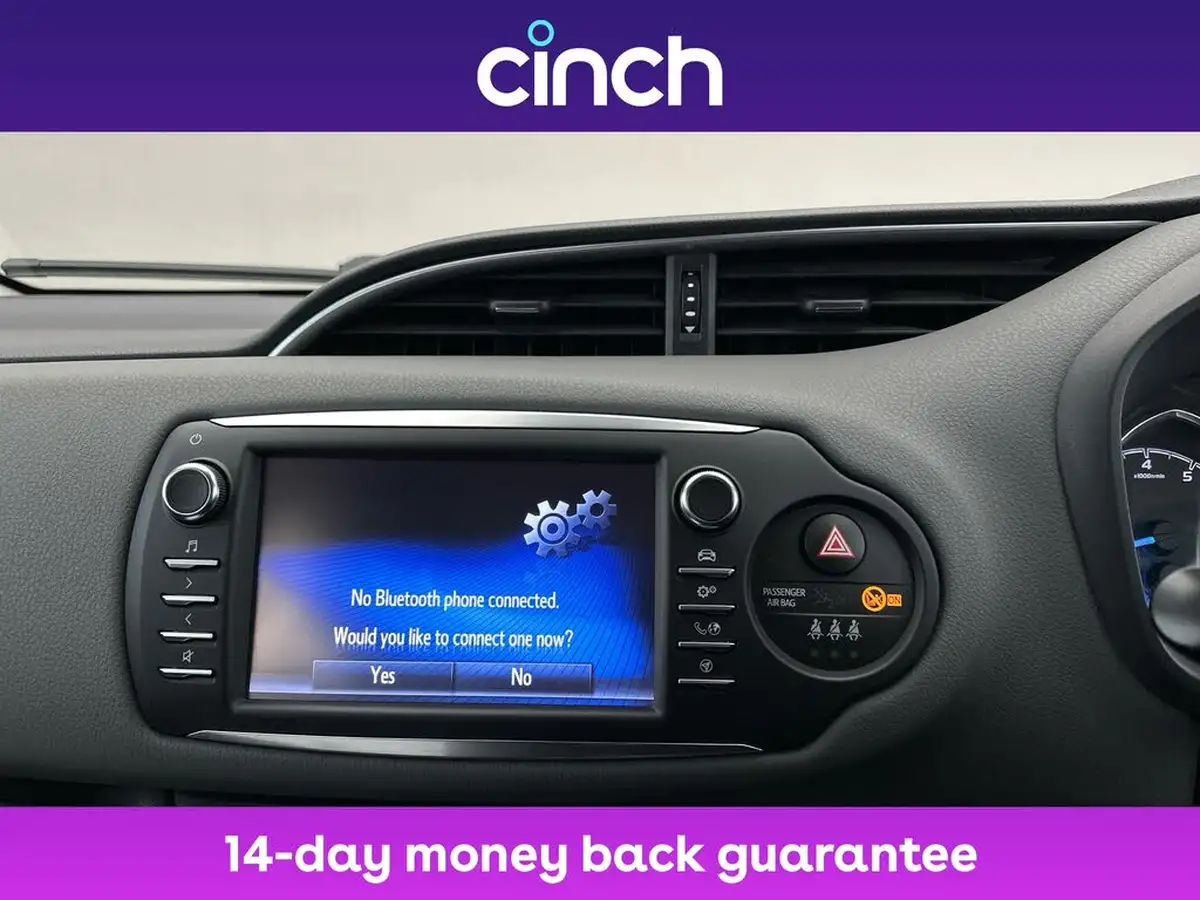 2018-toyota-yaris-15-vvt-i-icon-navi-big-26