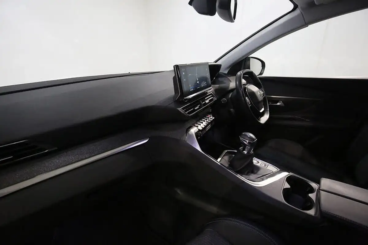 2022-peugeot-3008-suv-15-bluehdi-allure-premium-big-27
