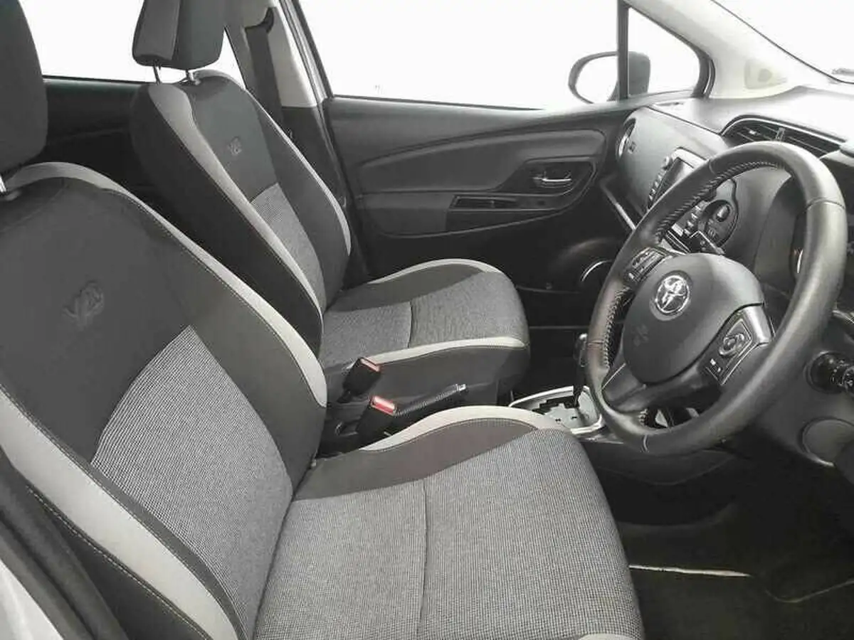 2020-toyota-yaris-15-vvt-i-y20-98bhp-hybrid-1497cc-e-cvt-big-9