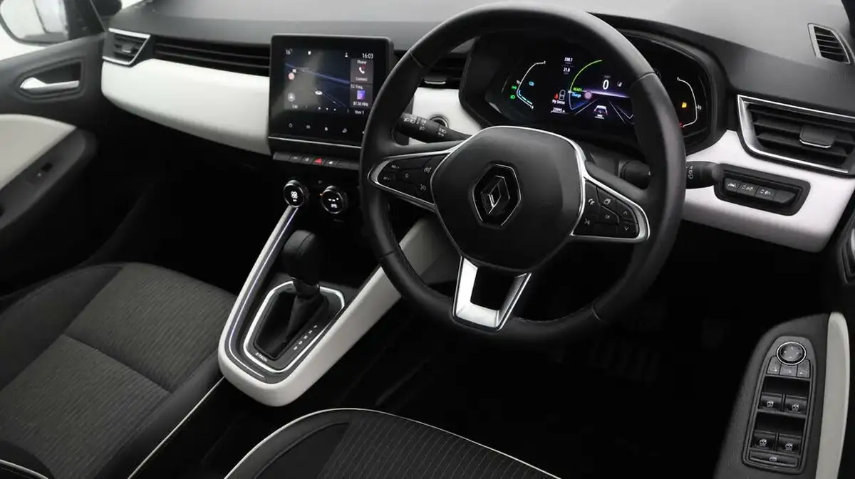 2022-renault-clio-16-s-edition-big-8