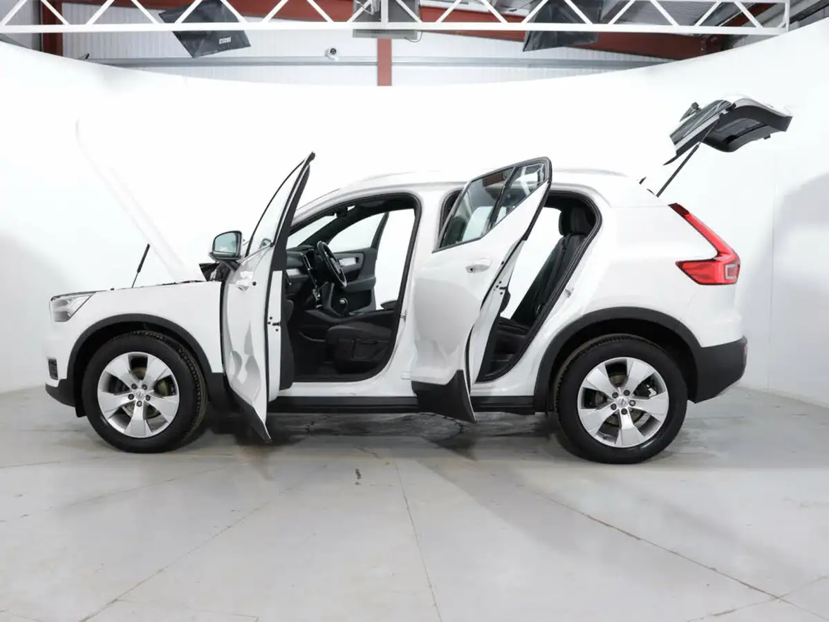 2020-volvo-xc40-15-t3-momentum-big-49
