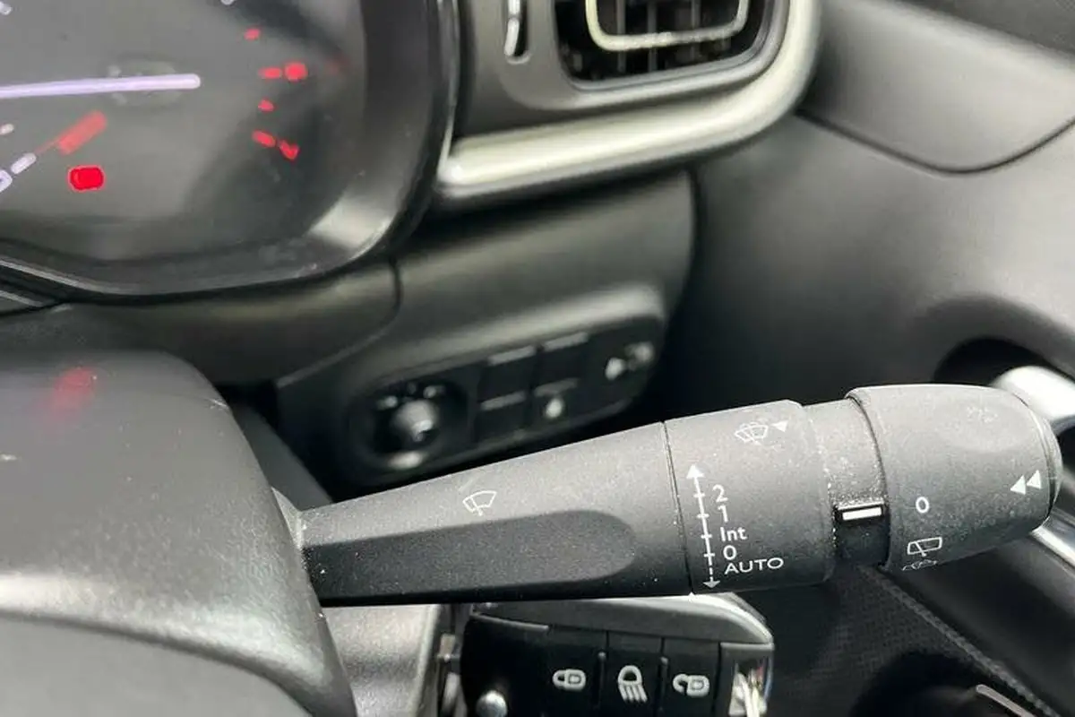 2021-citroen-c3-12-puretech-shine-83ps-big-14