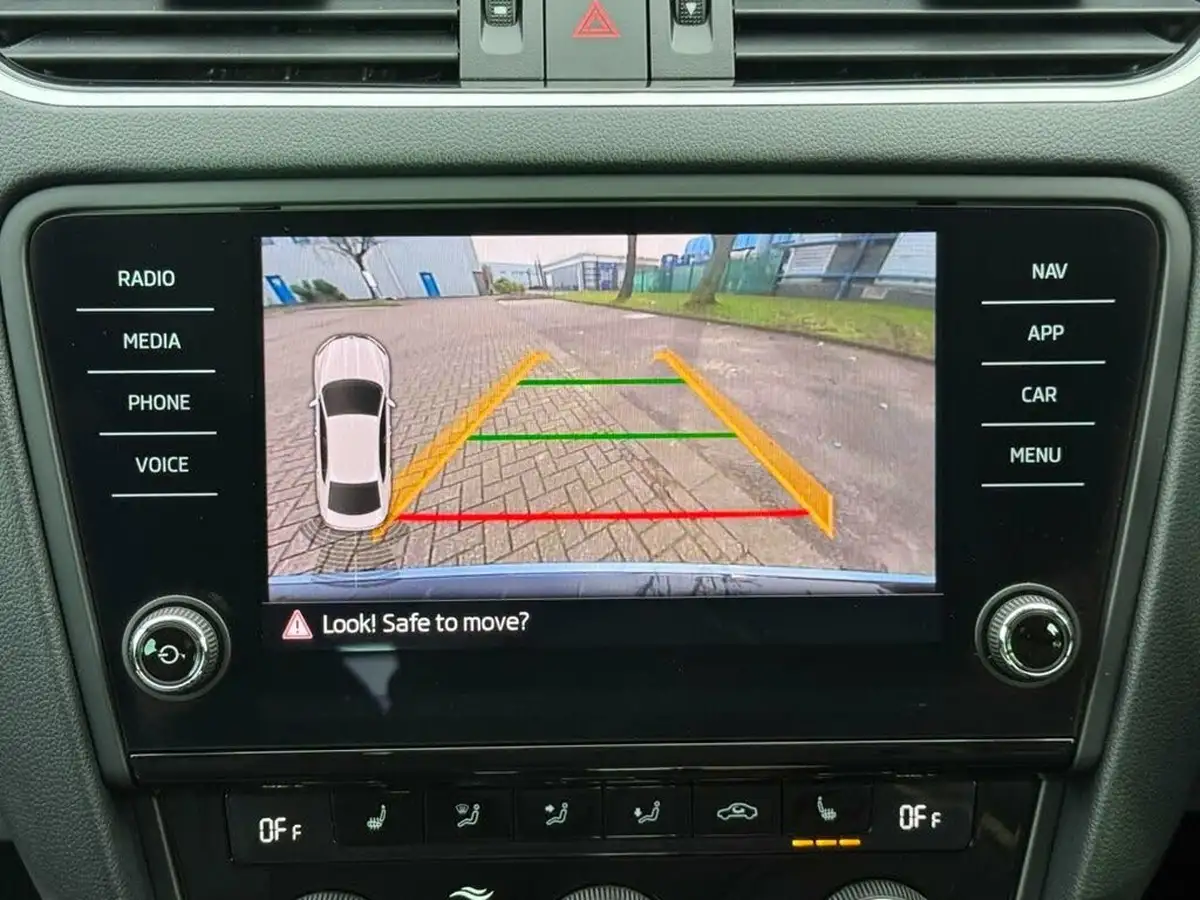 2019-skoda-octavia-15-tsi-se-l-hatchback-dsg-big-17