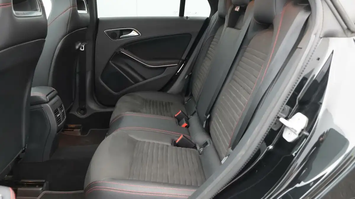 2018-mercedes-benz-cla-21d-cla-220-amg-line-shooting-brake-5d-big-16