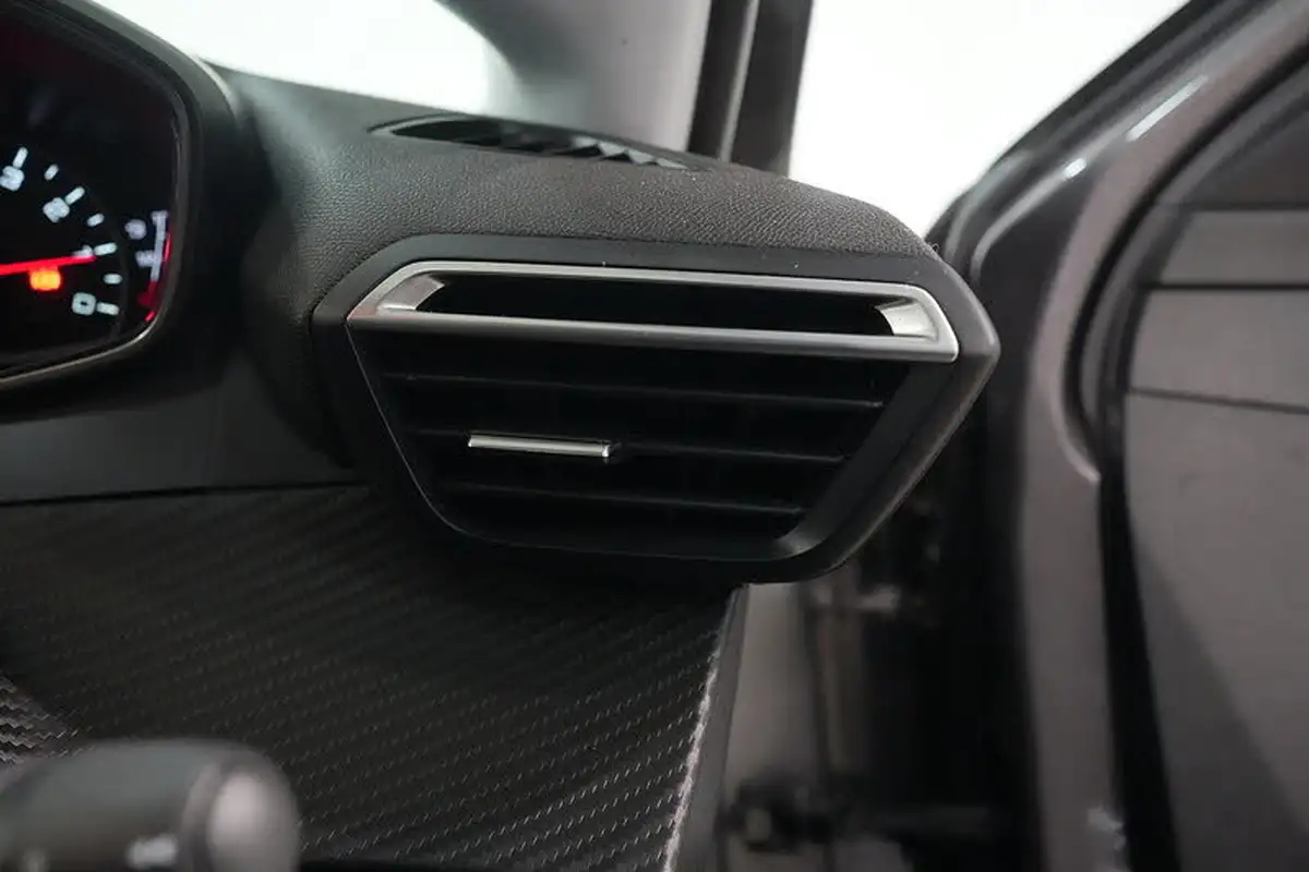 2022-peugeot-208-15-bluehdi-active-premium-big-22