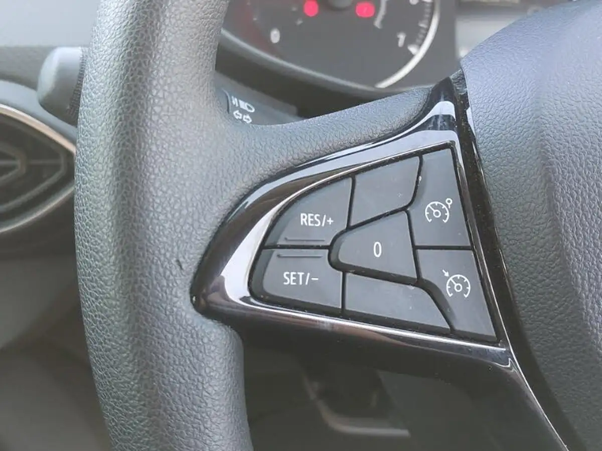 2022-dacia-sandero-10-sce-essential-big-15