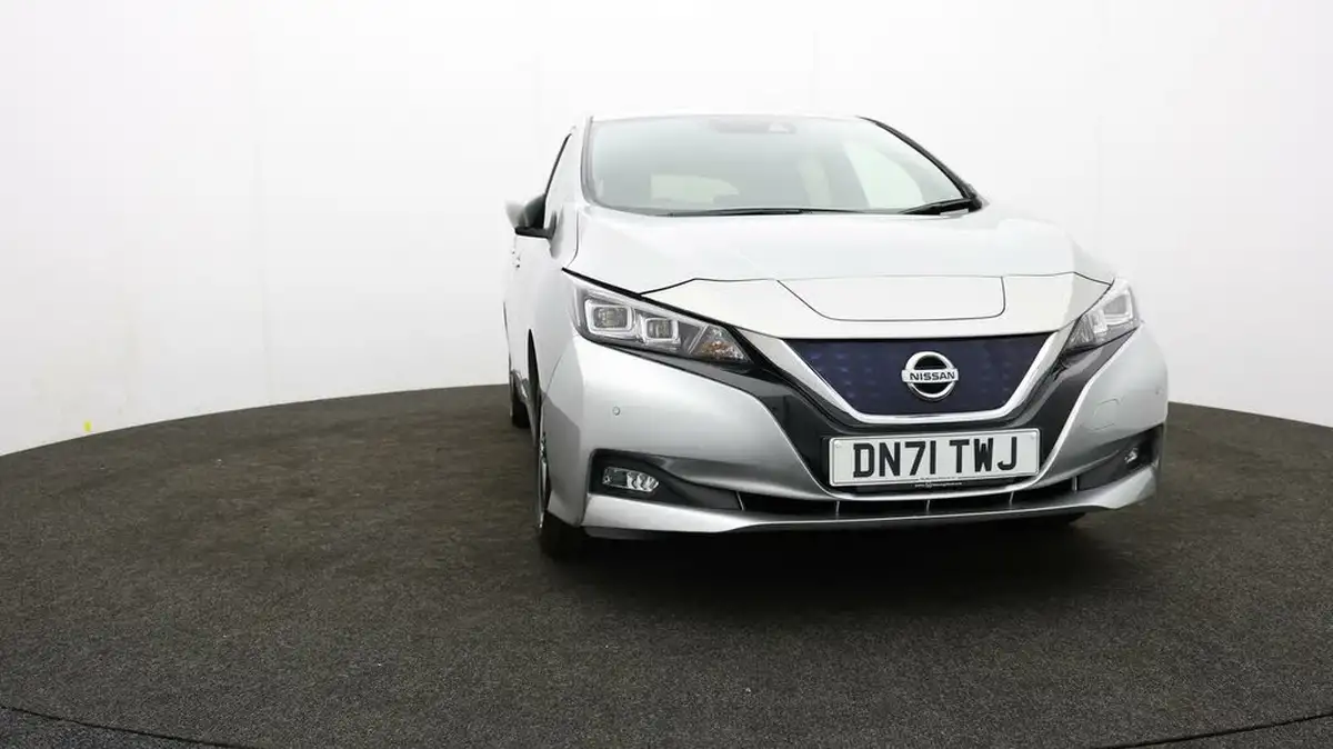 2021-nissan-leaf-e-tekna-big-43