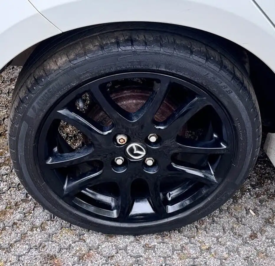 2013-mazda-mazda2-13-venture-big-38