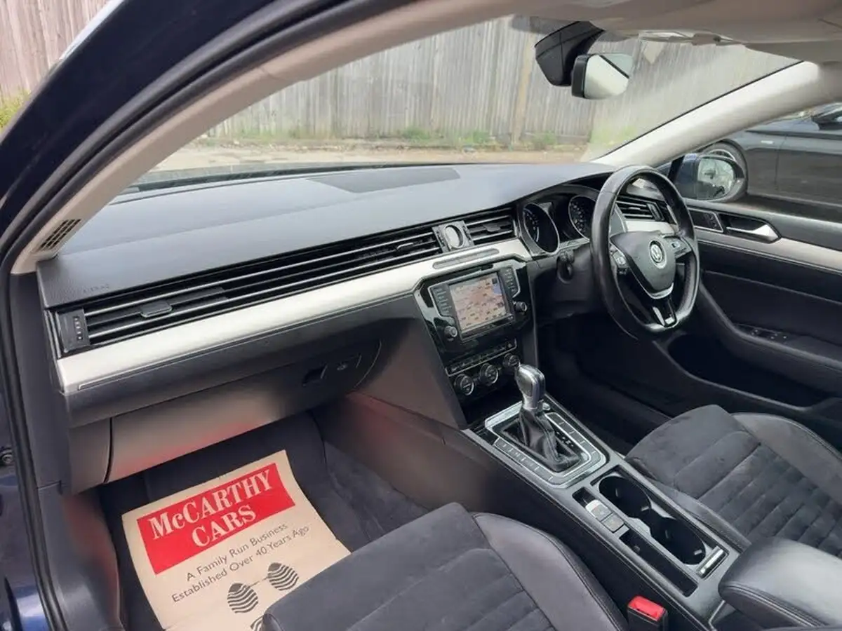2017-volkswagen-passat-14-tsi-gte-estate-5d-big-41