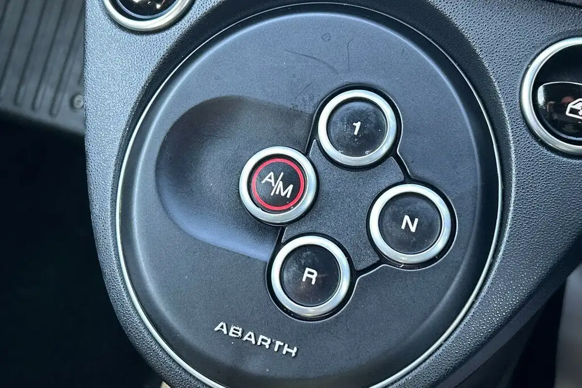 2017-abarth-595-14-tjet-turismo-mta-big-29