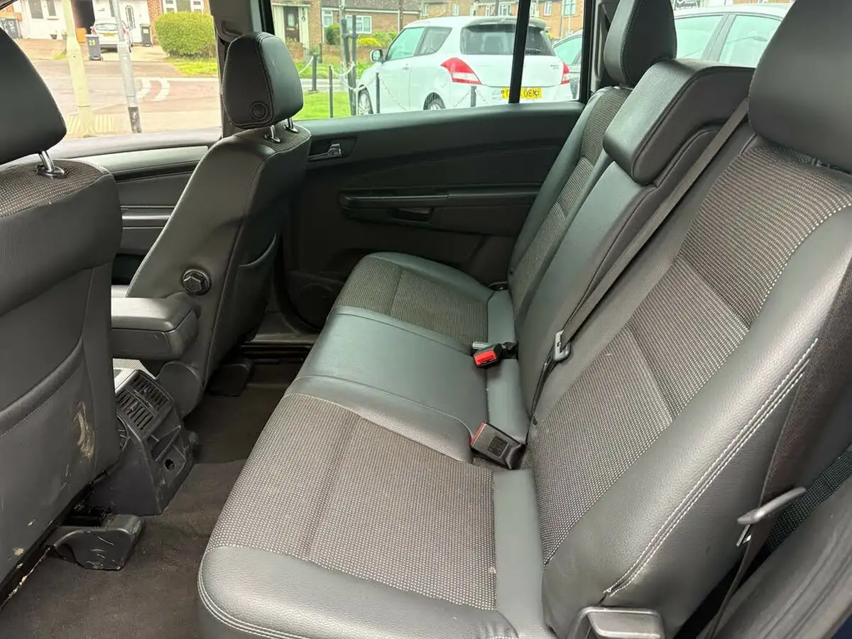 2011-vauxhall-zafira-18-design-easytronic-big-14