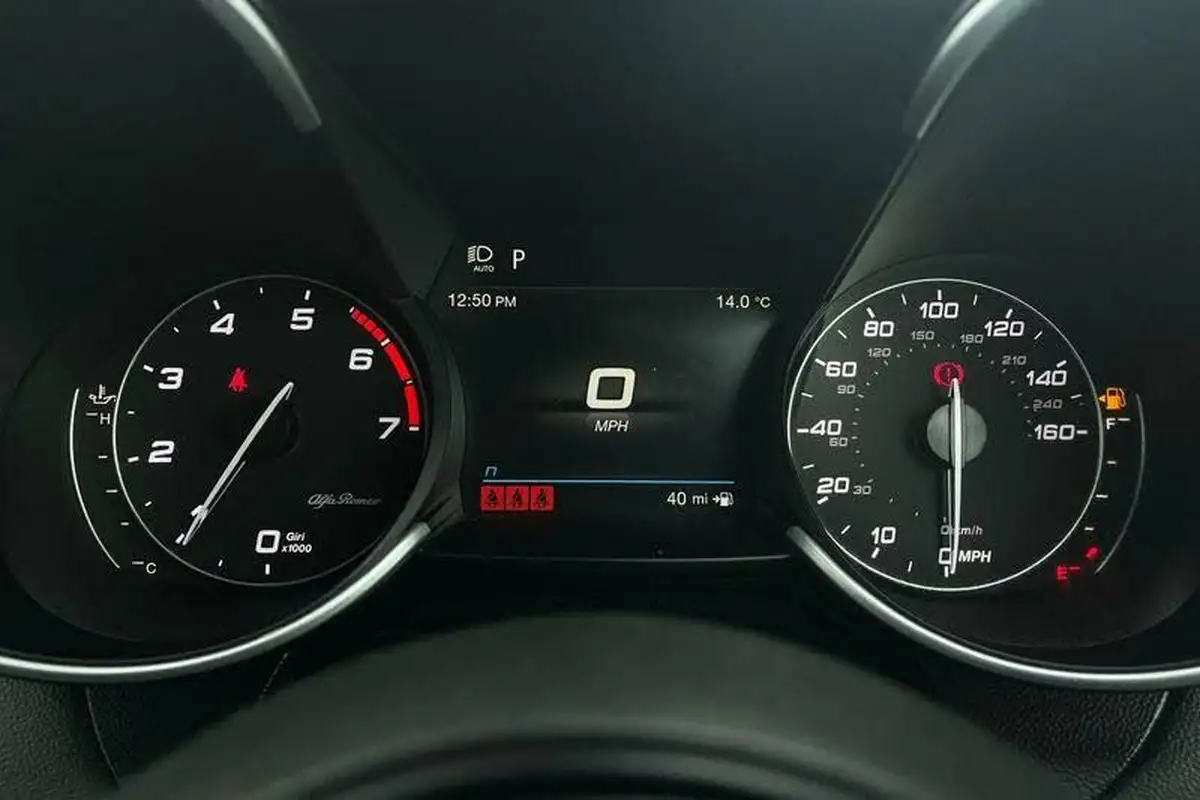 2022-alfa-romeo-giulia-20-sprint-197bhp-big-12