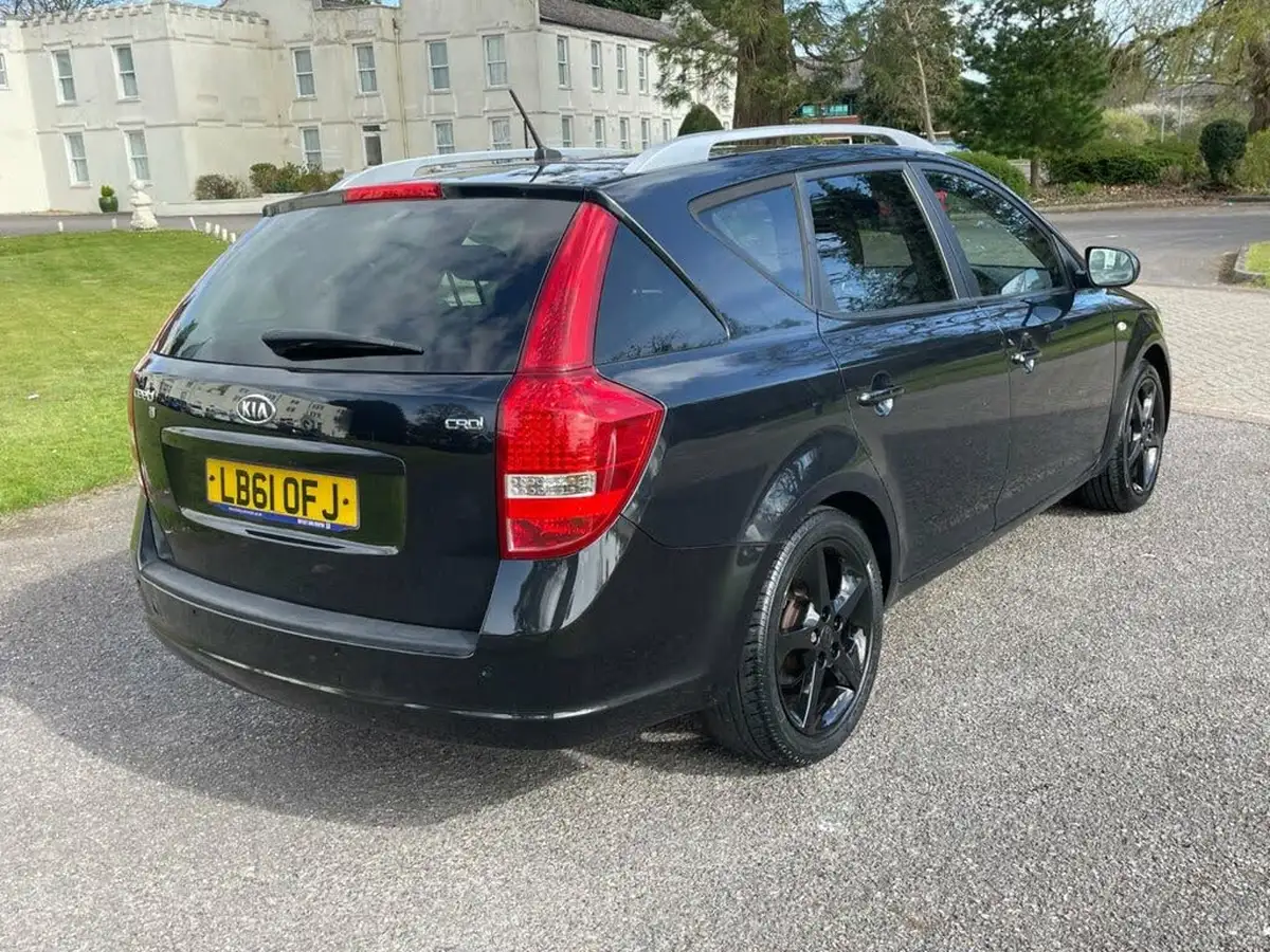 2012-kia-ceed-16td-3-estate-big-4