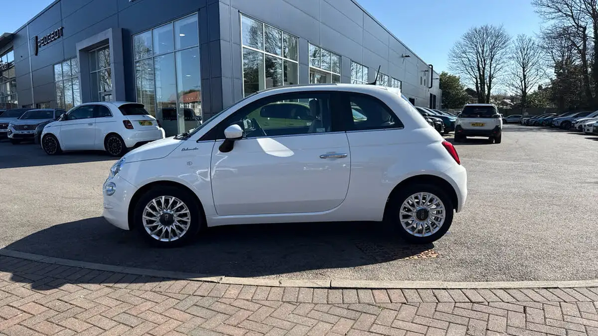 2022-fiat-500-10-dolcevita-big-5