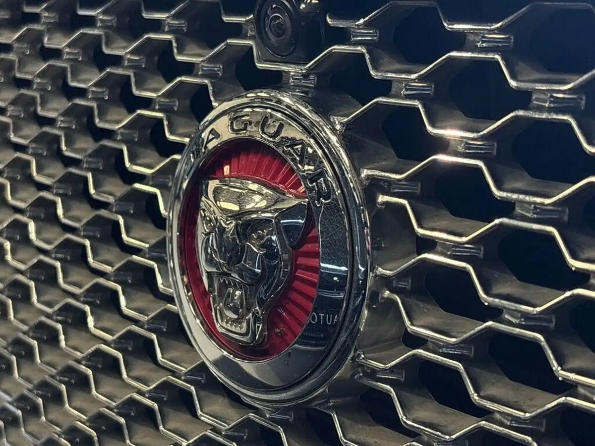 2019-jaguar-xj-series-30td-xj-portfolio-lwb-big-41