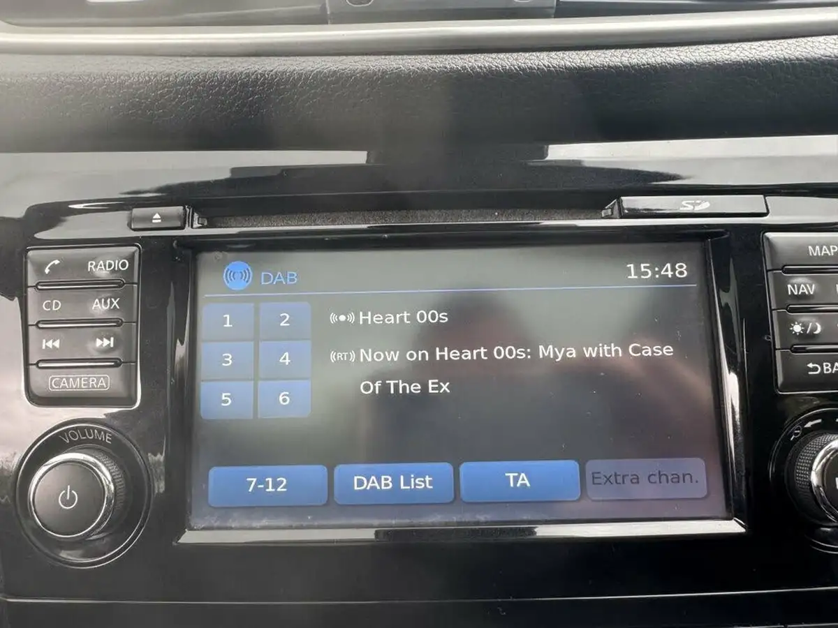2015-nissan-qashqai-12-n-tec-big-53