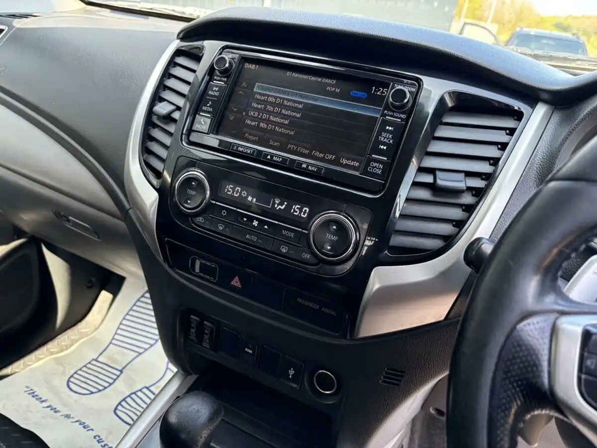 2017-mitsubishi-l200-24di-d-warrior-178bhp-eu6-auto-big-47