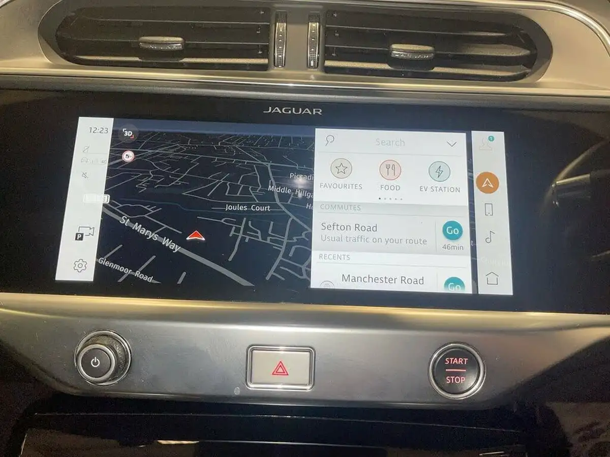 2021-jaguar-i-pace-ev400-black-big-9