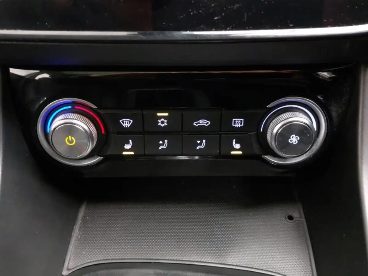 2021-mg-zs-suv-e-exclusive-ev-big-18