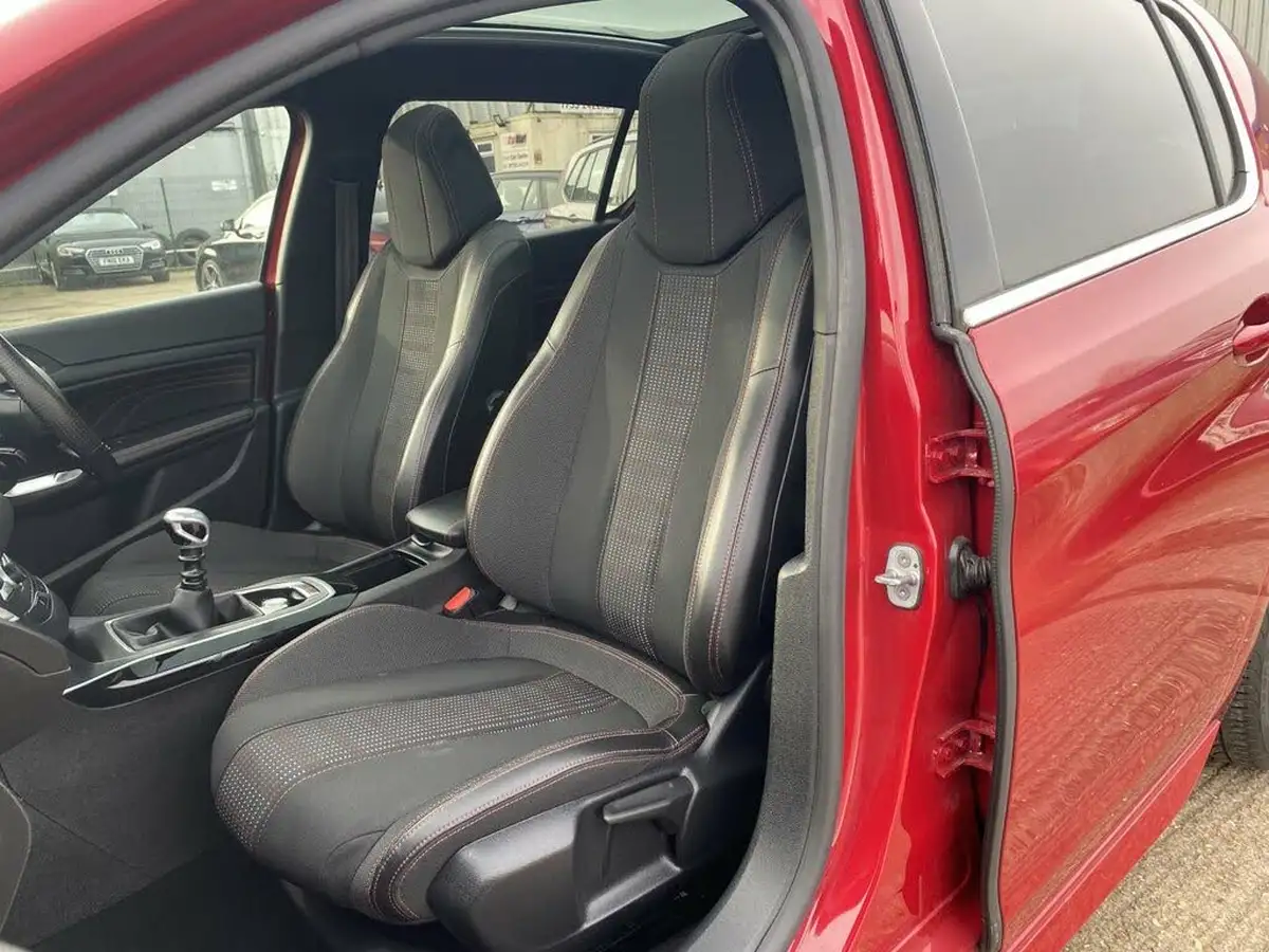2018-peugeot-308-20-bluehdi-gt-line-big-23