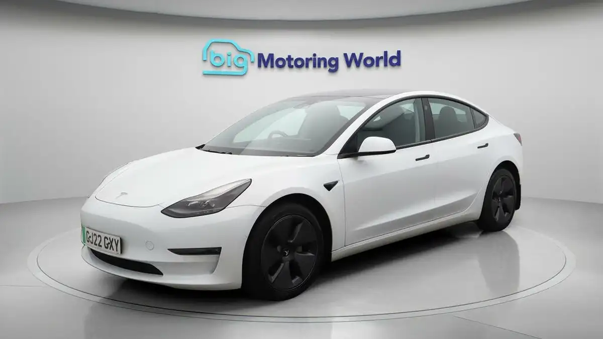 2022-tesla-model-3-e-long-range-big-3