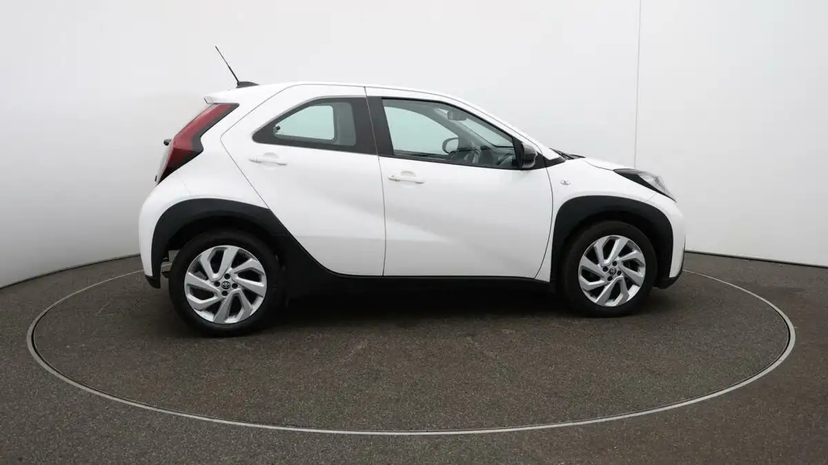 2022-toyota-aygo-x-10-vvt-i-pure-big-42