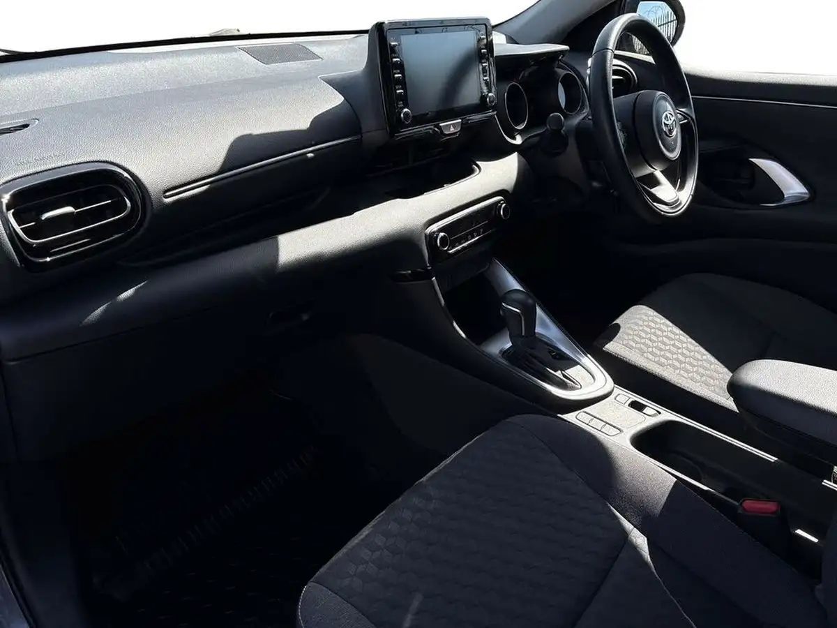 2021-toyota-yaris-15-vvt-i-design-big-5