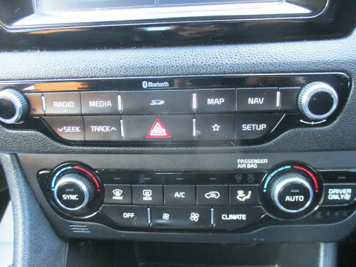 2017-kia-niro-16-gdi-2-156kwh-lithium-ion-big-54