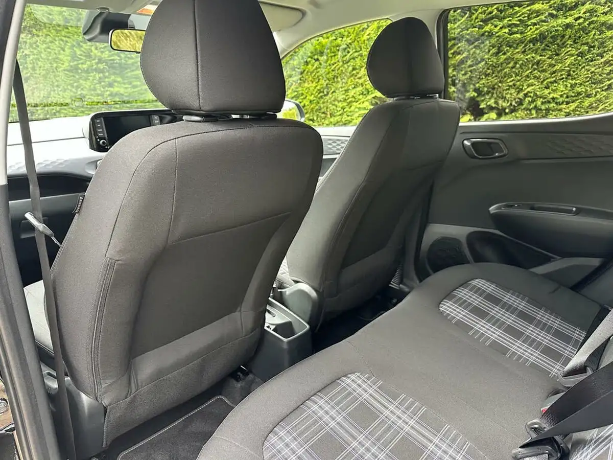 2024-hyundai-i10-12-premium-79ps-big-27