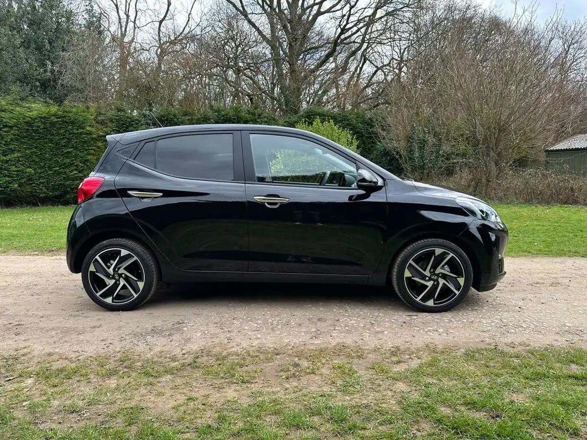 2024-hyundai-i10-12-premium-79ps-big-4