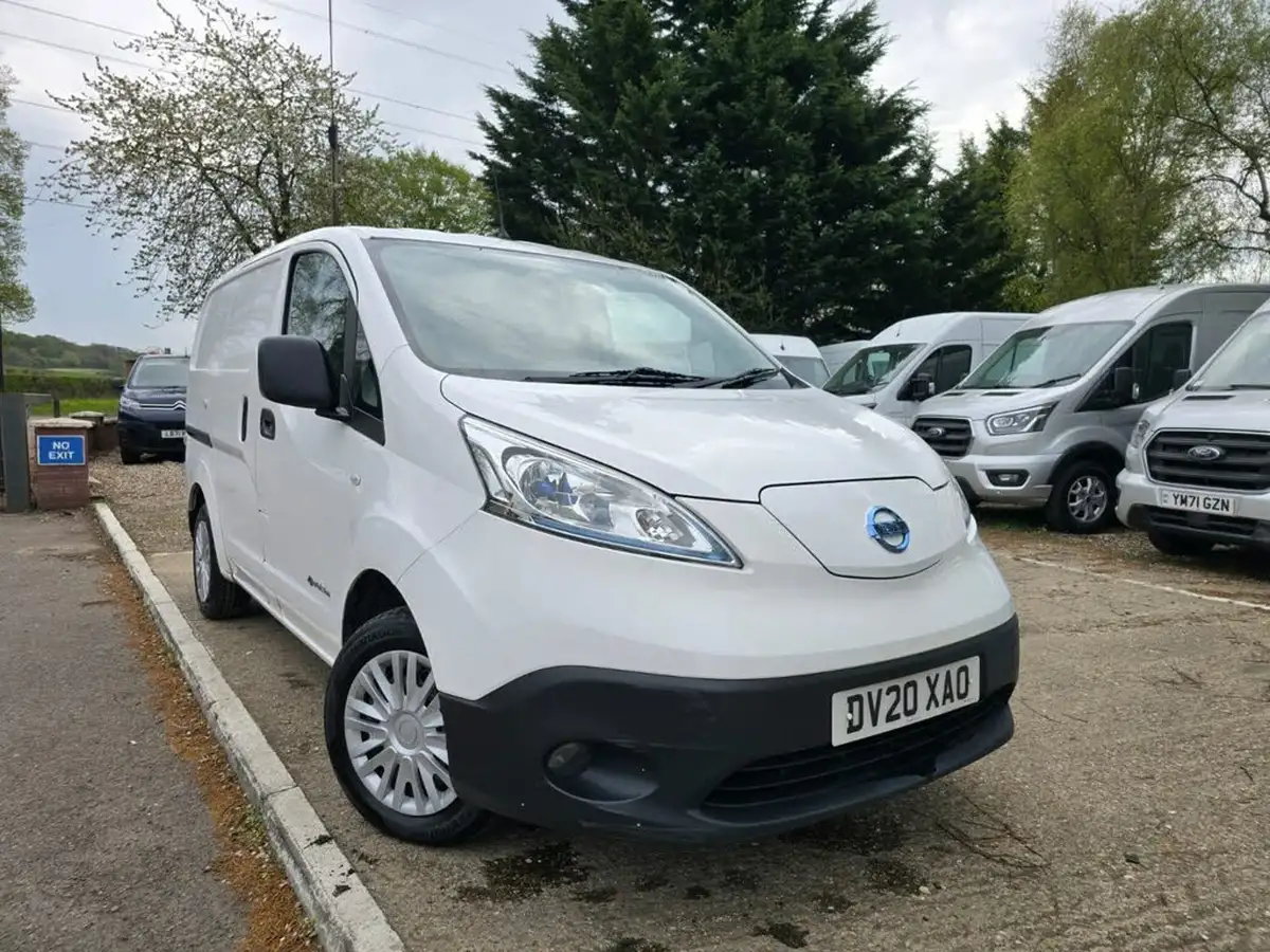 2020-nissan-env200-e-acenta-panel-van-auto-big-2