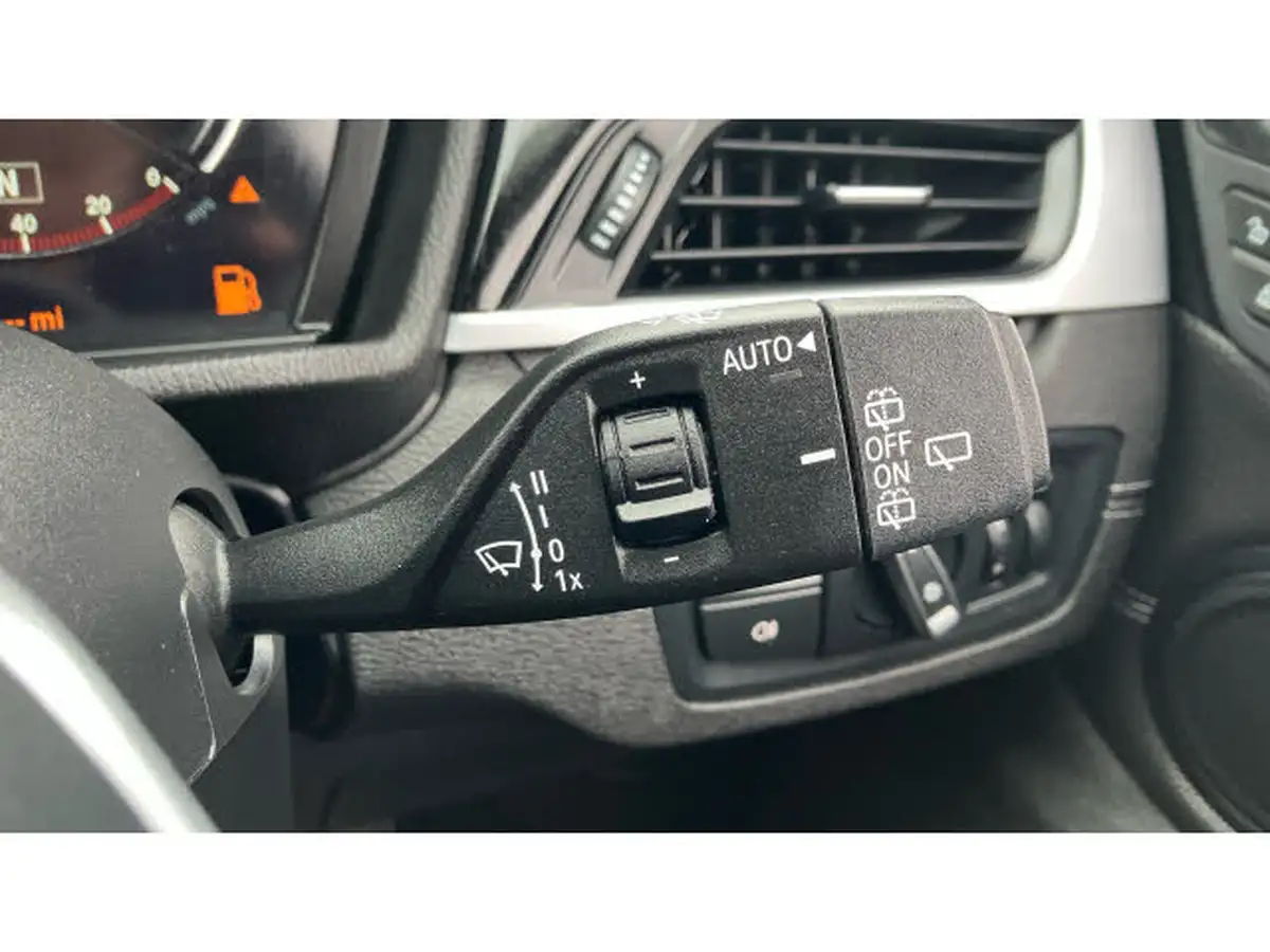 2021-bmw-x1-15-sdrive18i-xline-big-33