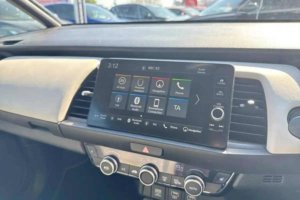2022-honda-jazz-15-i-mmd-ex-107ps-big-16