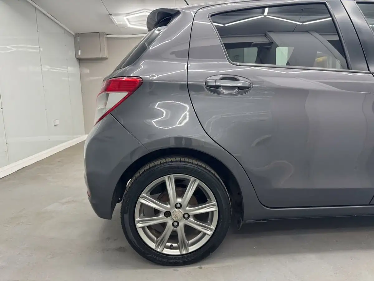 2013-toyota-yaris-133-sr-vvt-i-5d-big-48