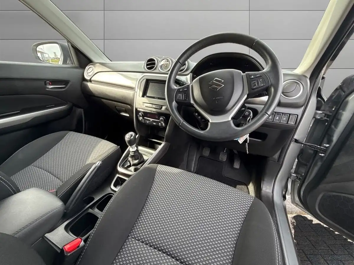2022-suzuki-vitara-14-boosterjet-sz-t-big-8