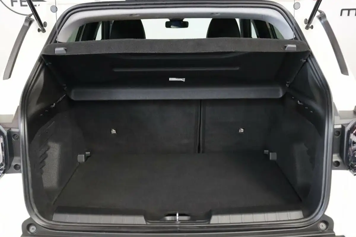 2024-jeep-avenger-12-gse-altitude-big-19