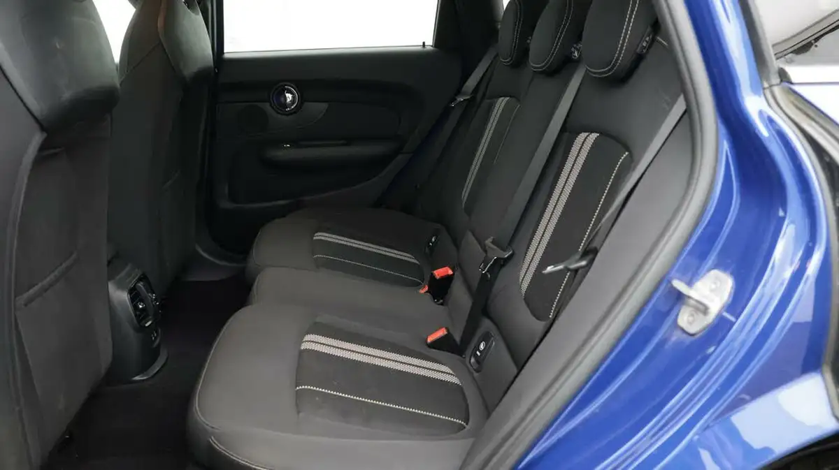 2019-mini-clubman-20td-cooper-d-sport-big-16
