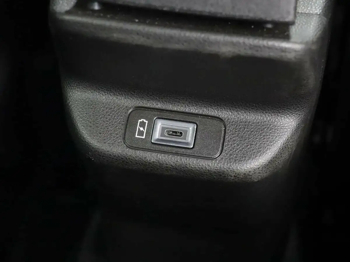 2024-jeep-avenger-e-summit-big-23