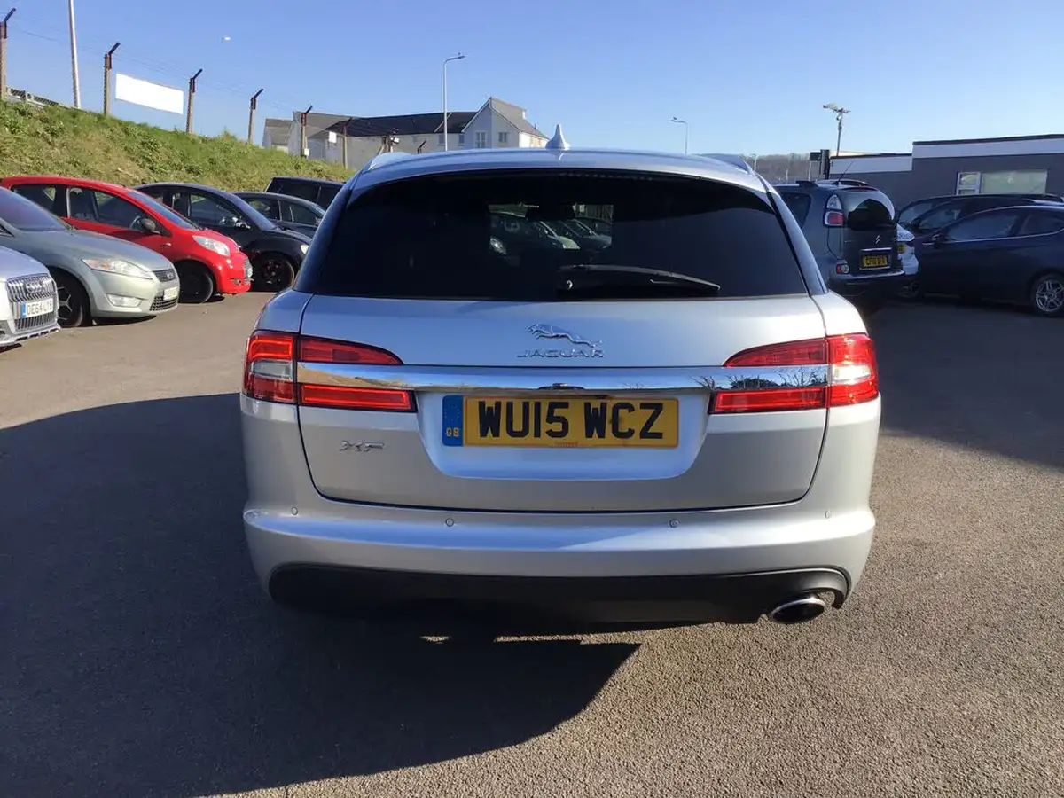 2014-jaguar-xf-22td-premium-luxury-200ps-sportbrake-5d-big-5