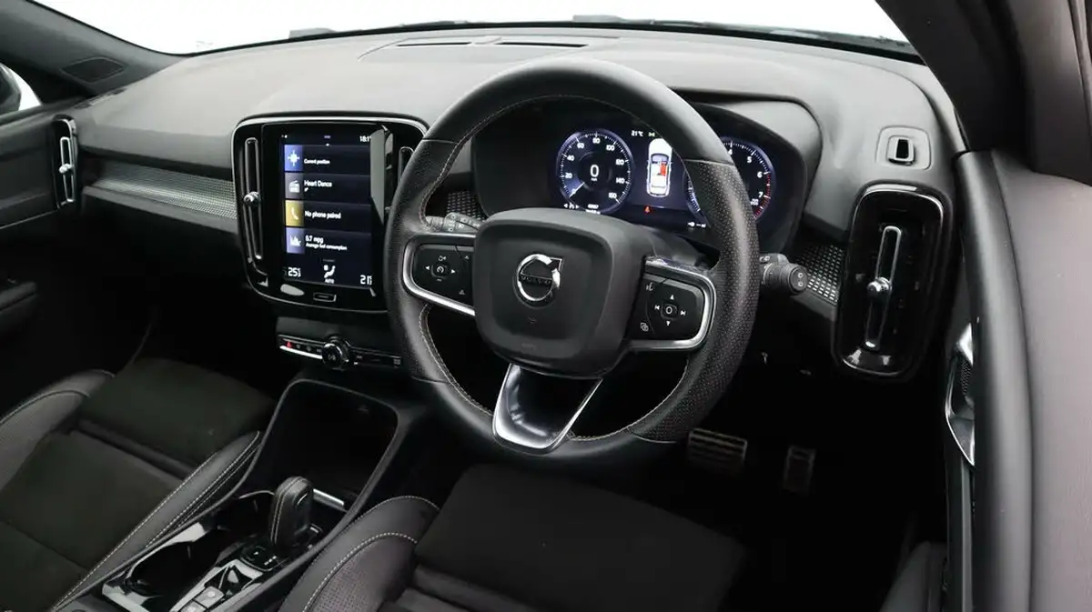 2020-volvo-xc40-20-b4-r-design-awd-big-9