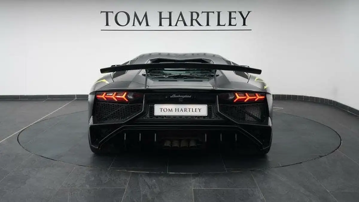 2017-lamborghini-aventador-65-lp-700-4-coupe-big-5
