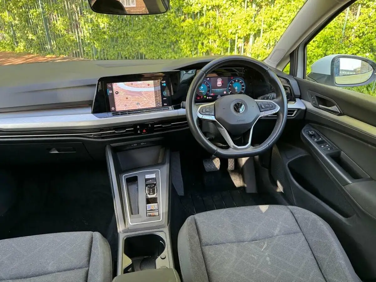 2021-volkswagen-golf-15-etsi-life-150ps-hatchback-big-11