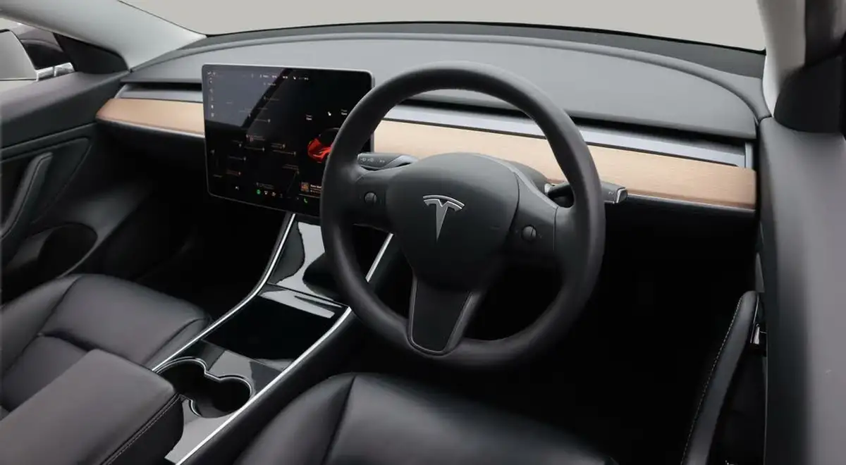 2020-tesla-model-3-e-long-range-big-9