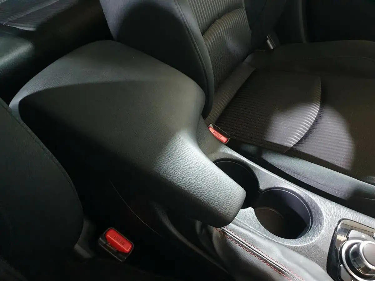 2015-mazda-mazda3-20-se-nav-hatchback-5d-auto-big-41