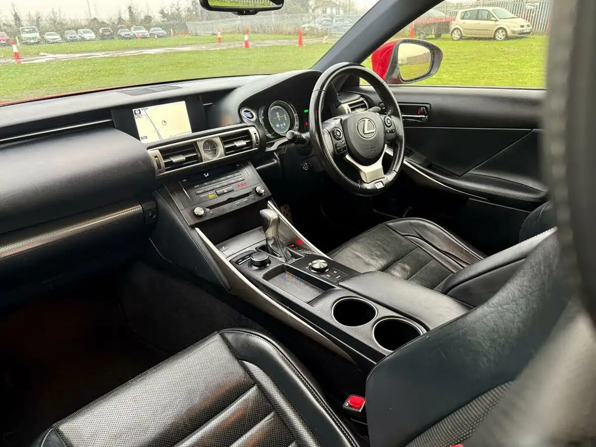 2016-lexus-is-300h-25-f-sport-big-3