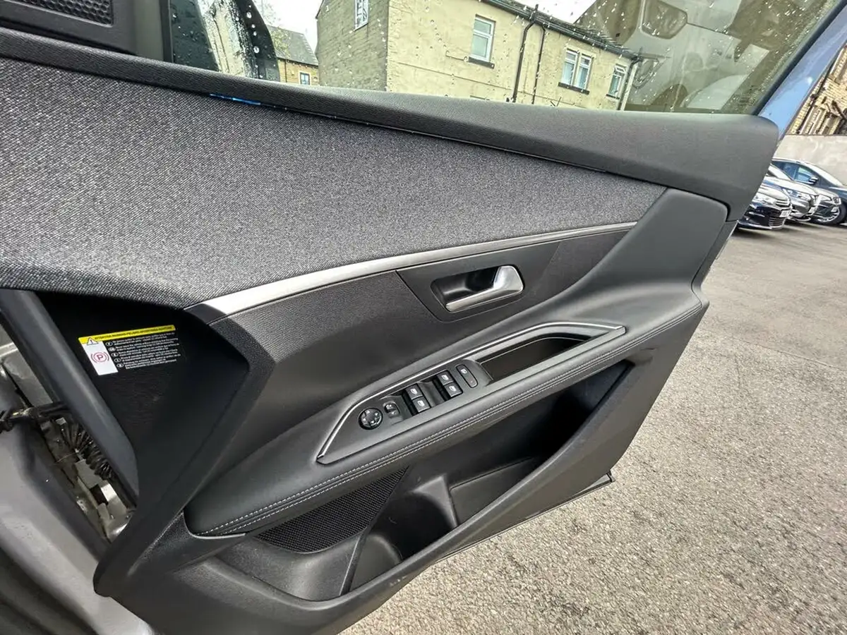 2019-peugeot-3008-suv-12-puretech-allure-eat8-big-13