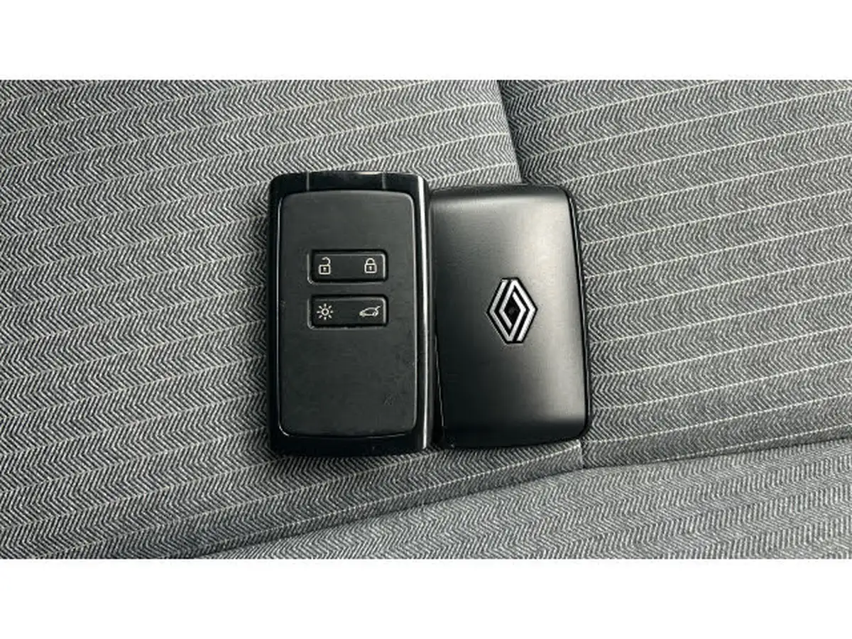 2024-renault-clio-10-tce-techno-big-19