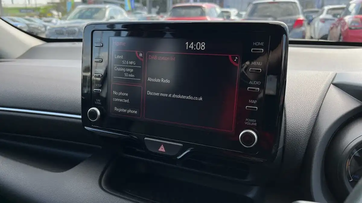 2021-toyota-yaris-15-vvt-i-design-big-6
