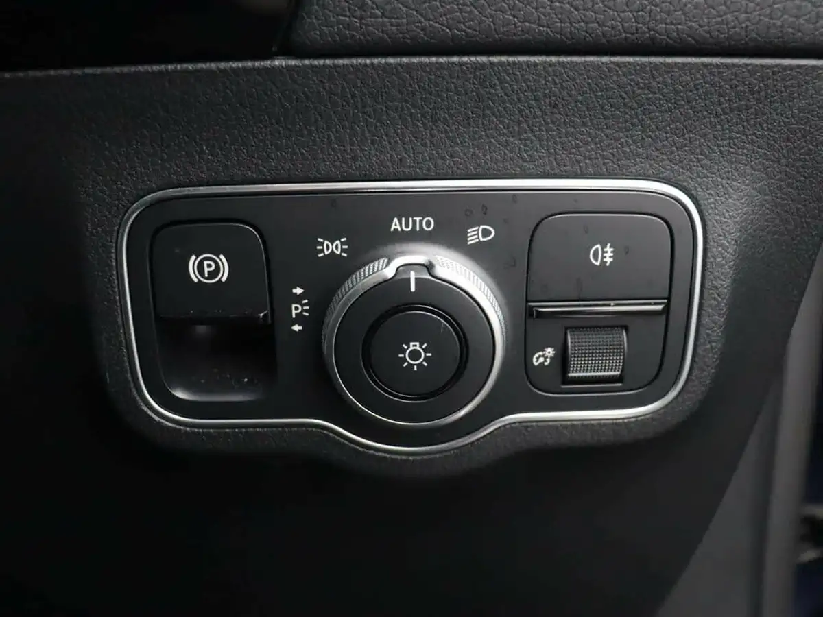 2021-mercedes-benz-b-class-13-b200-amg-line-premium-plus-edition-big-30